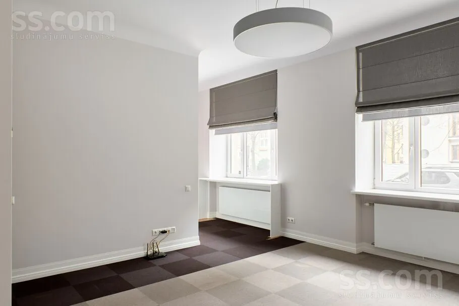 Pièces - 2-Bedroom Apartment with Historic Charm in Riga Centre