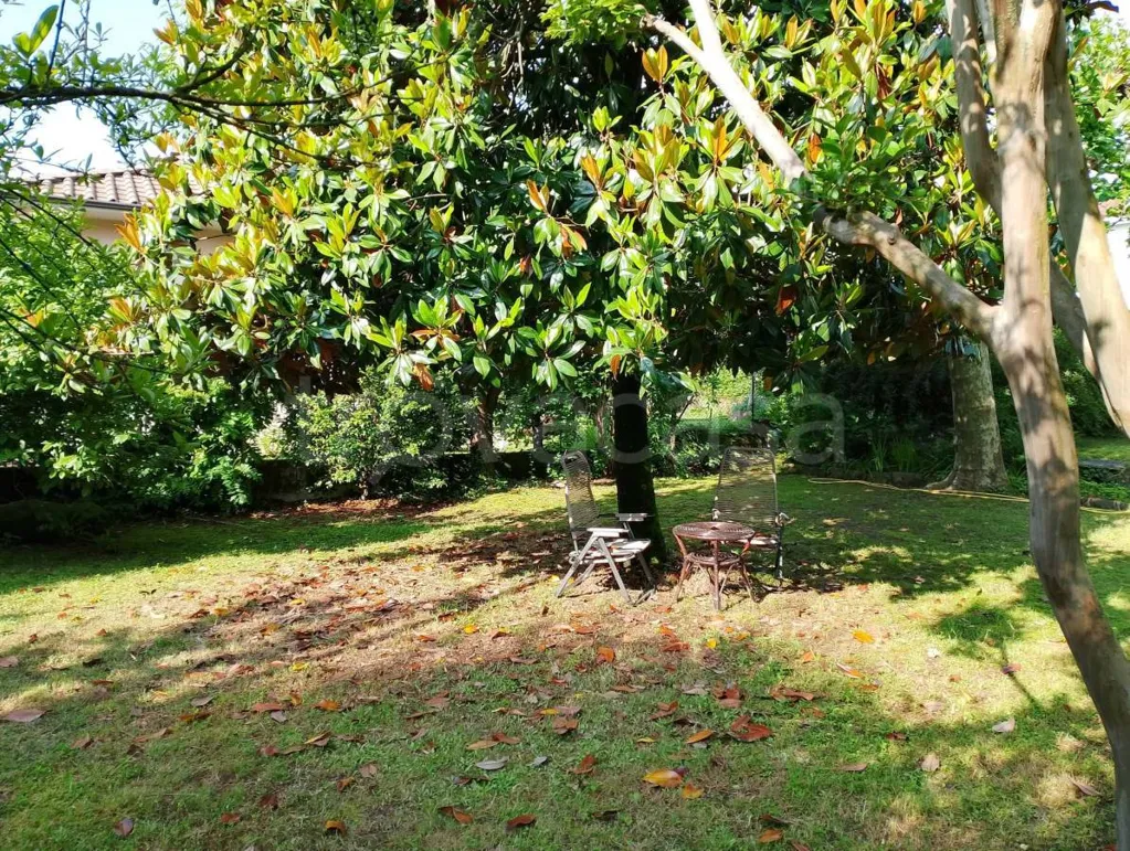 Garden - Independent Villa with Private Garden in Barge