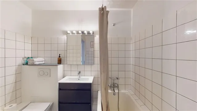 Vannitoad - Spacious Apartment with Courtyard in Frederiksberg C