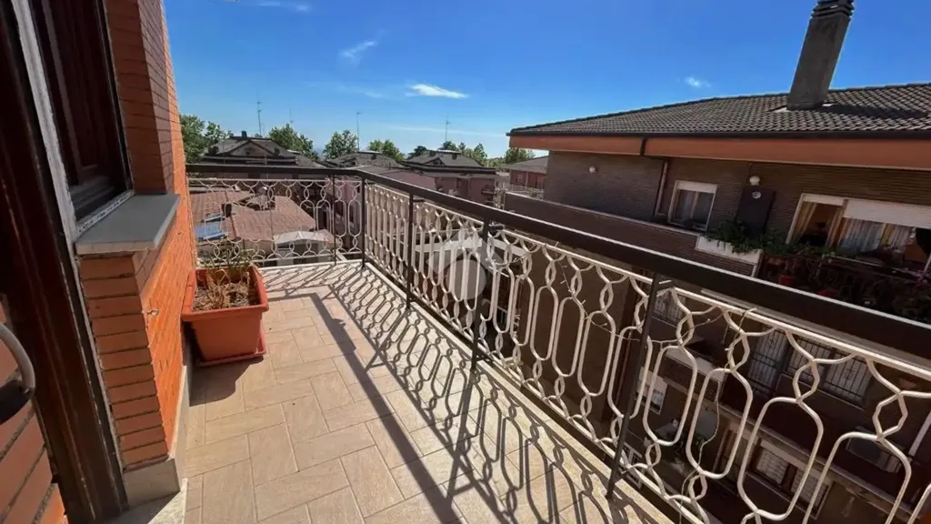Balcon - Triplex with Balcony Views in Genzano di Roma