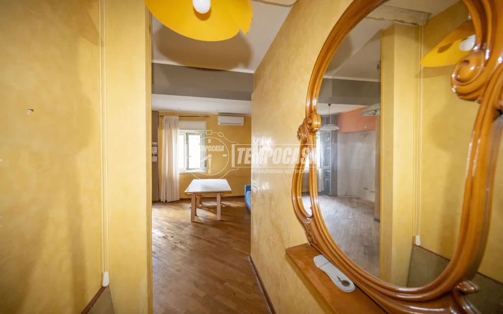 Esik - Trilocale with Garage in Messina