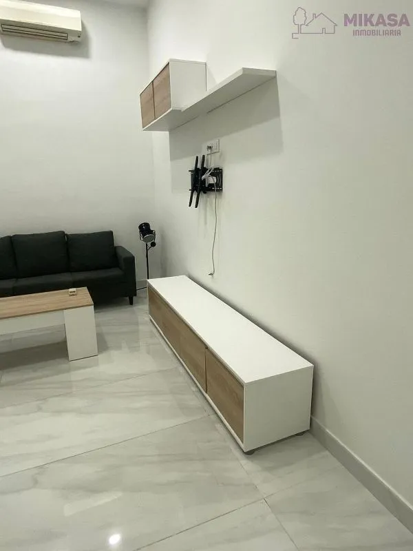 Elutuba - Ample Garden Flat in Móstoles