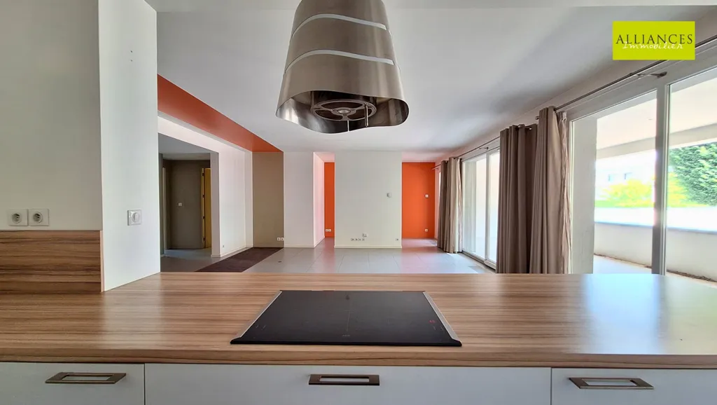 Kitchen - Luxury Apartment with Terrace in Pfastatt
