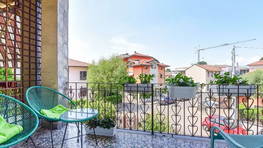 Rõdu - Semi-detached House with Garden in Giussano