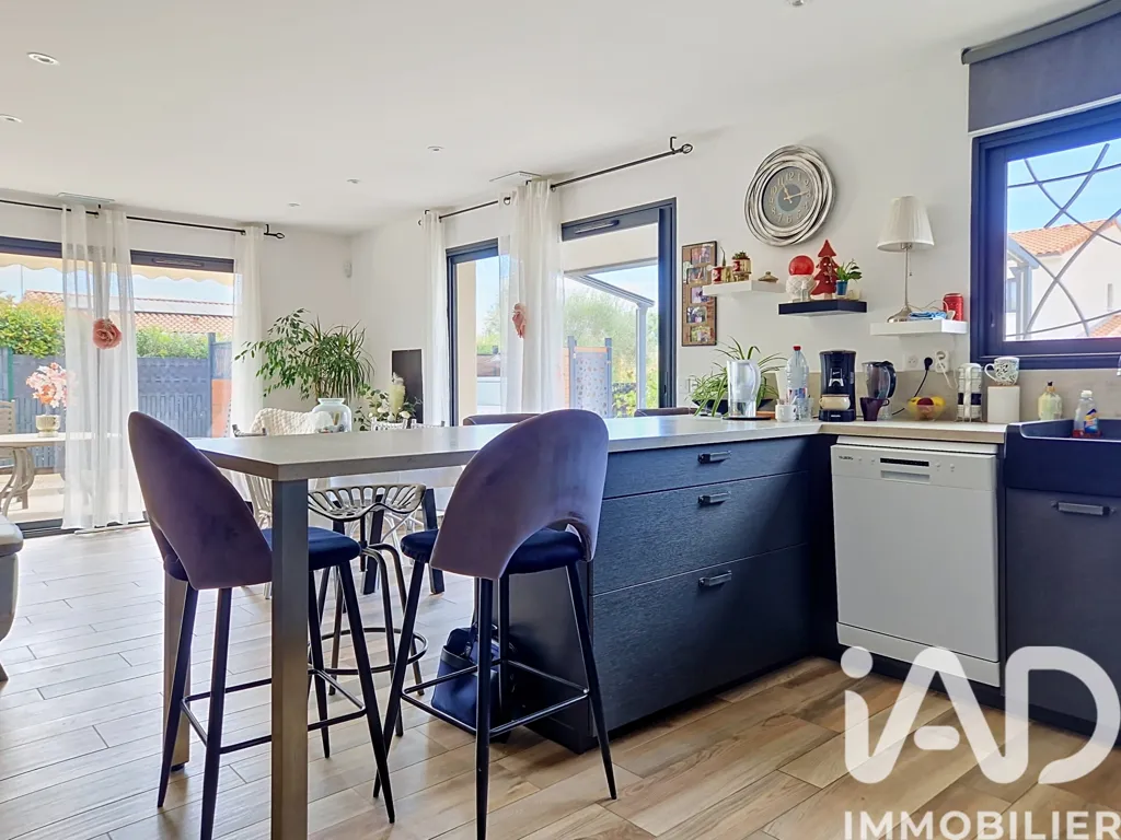 Cucina - Modern House with Jacuzzi Garden in Roujan