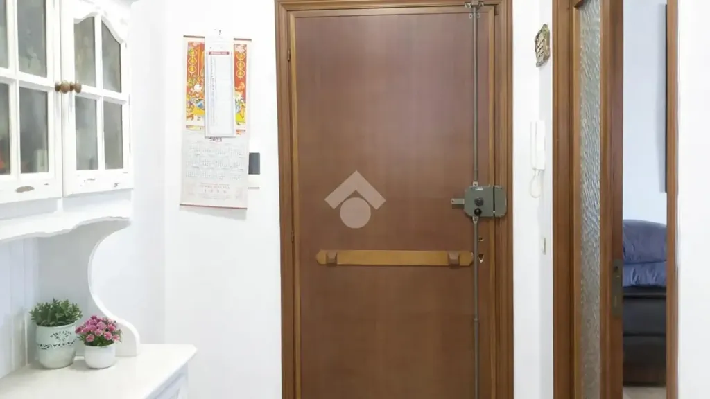Esik - Apartment with Balcony in Ladispoli
