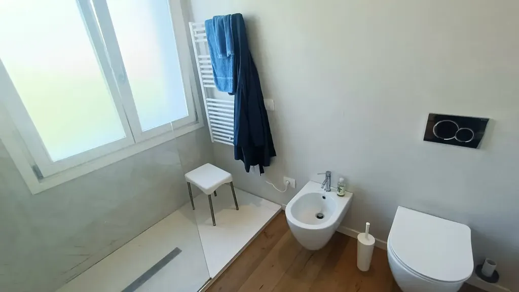 Salles de bain - Villa with Private Park in Rignano Sull'Arno