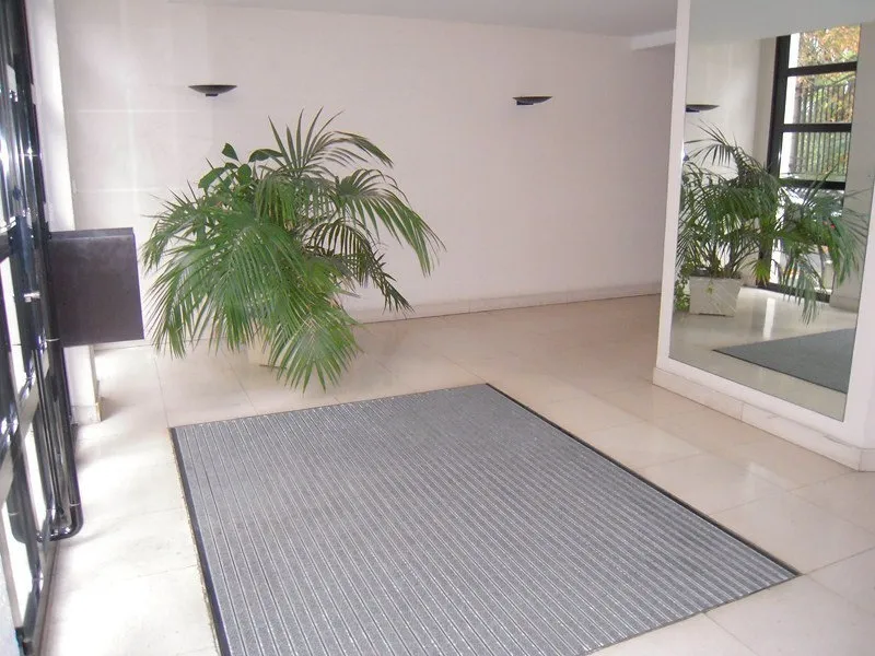 Esik - Apartment with Terrace in Courlancy