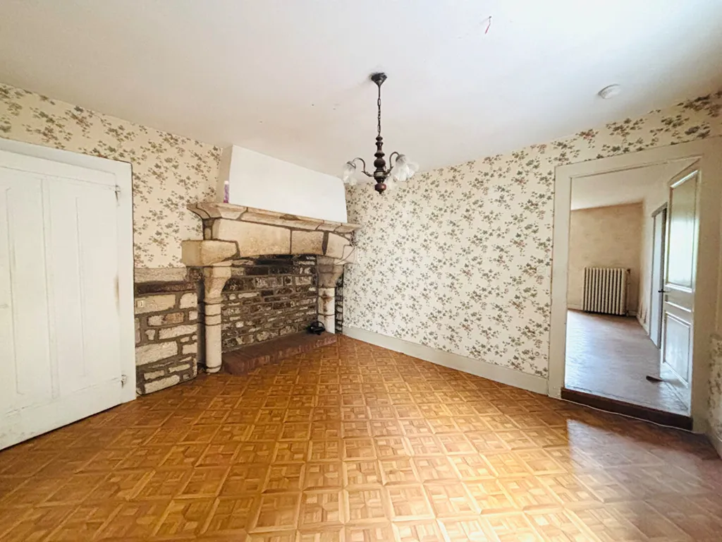 Séjour - Maison à Rénover avec Jardin au Centre de Quingey