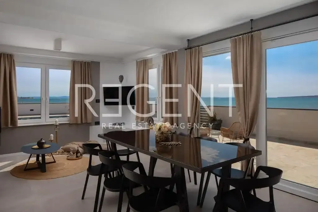 Sala da pranzo - Beachfront Villa with Pool near Zadar
