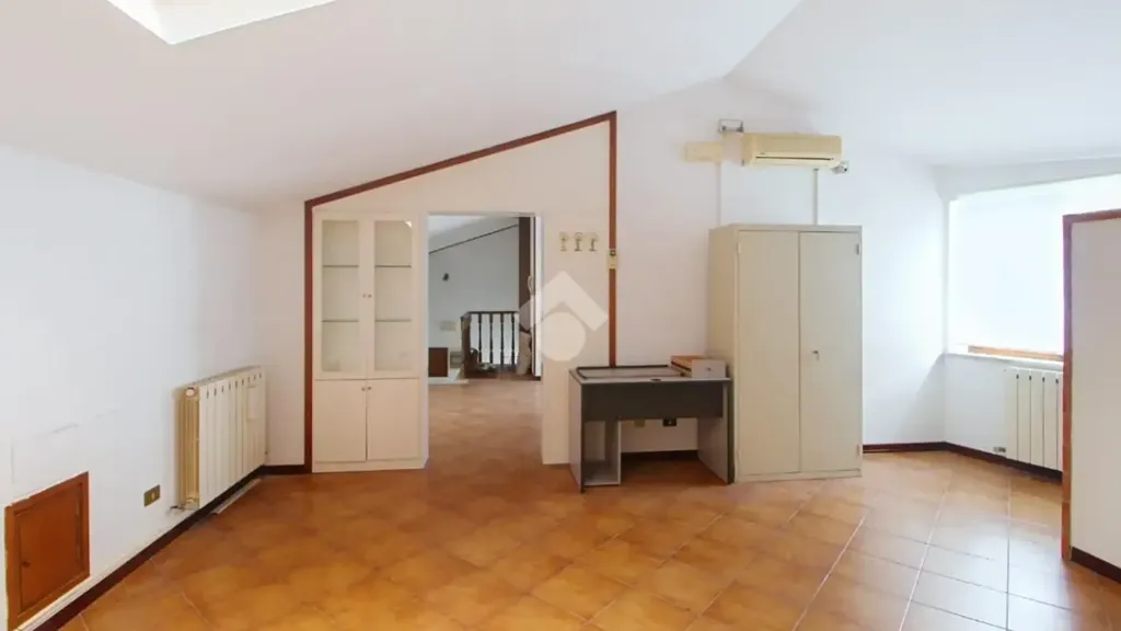 Stanze - Quadrilocale with Private Balcony in Pisa