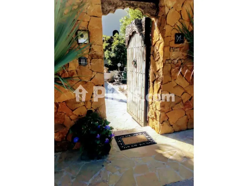 Garden - Villa with Sea Views in Cap Martinet