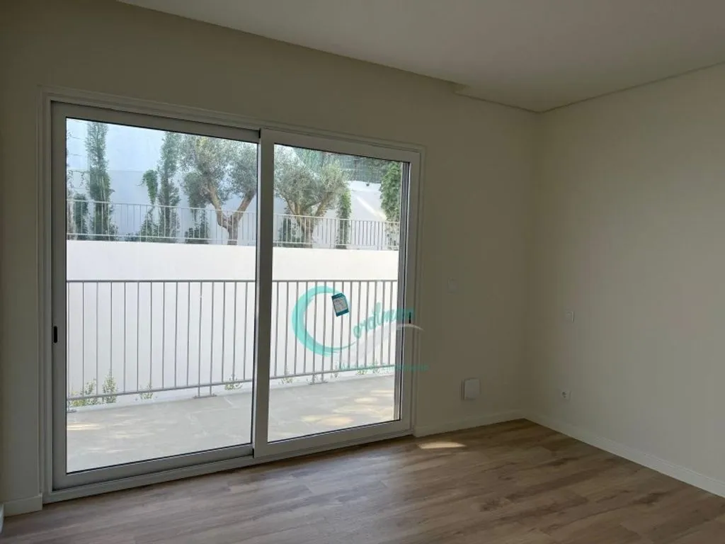 Magamistoad - Luxury Apartment with Terrace in Almada