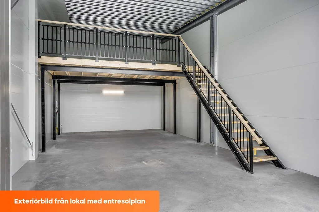 Garage - Flexible Commercial Units with Workshop Space in Norrtälje