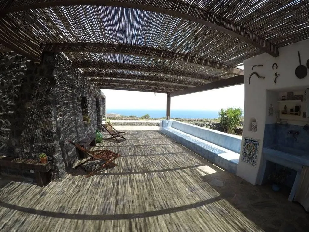Terrass - Luxury Villa with Panoramic Sea View in Pantelleria