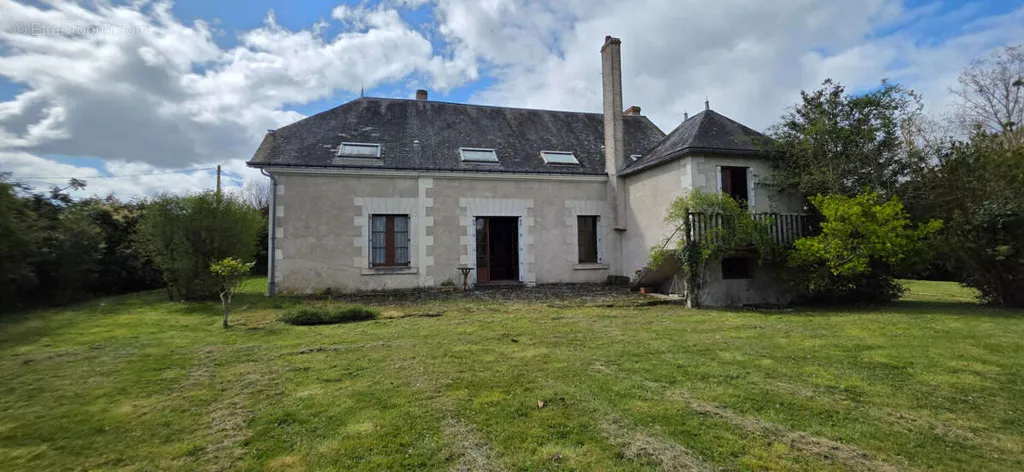Extérieur - Maison de Caractère avec Parc à Bossay-sur-Claise
