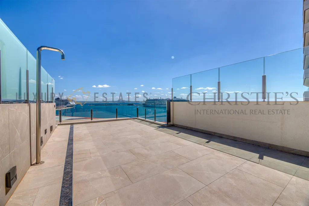 Terrasse - Luxury Duplex Penthouse with Pool at Palma Harbor