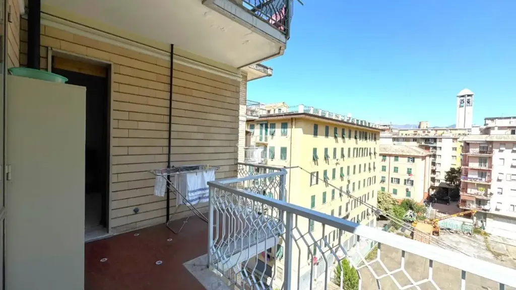 Rõdu - Fourth Bedroom Flat with Balcony in Bolzaneto