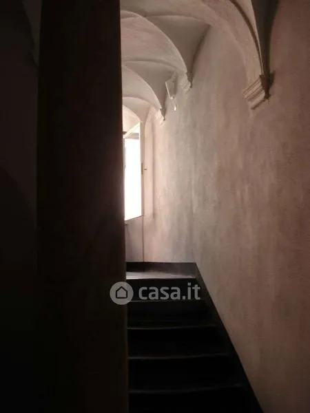 Rooms - Arched Bilocale in Genoa's Historic Centre