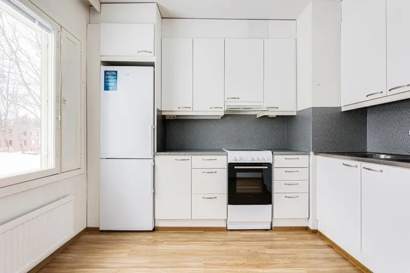 Köök - Apartment with Balcony in Pitäjänmäki, Helsinki