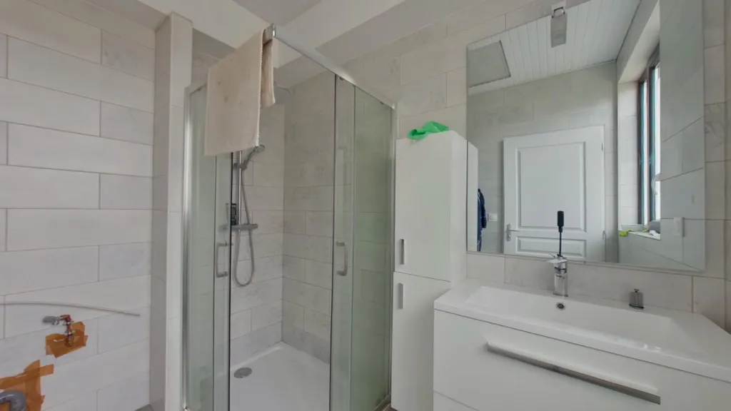 Vannitoad - Duplex Flat with Intercom in Châtellerault