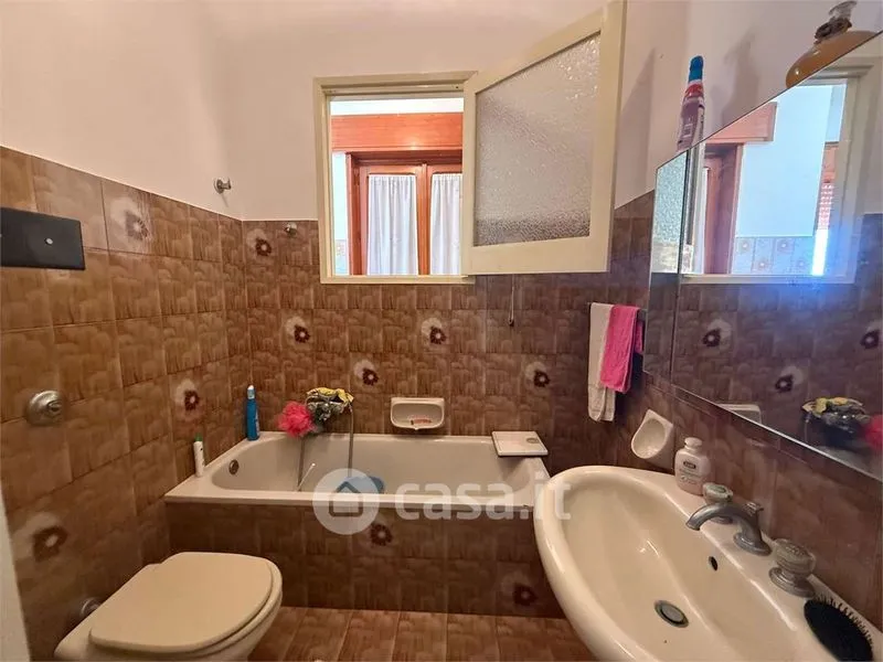 Bathrooms - Apartment with Harbour View in Marsala