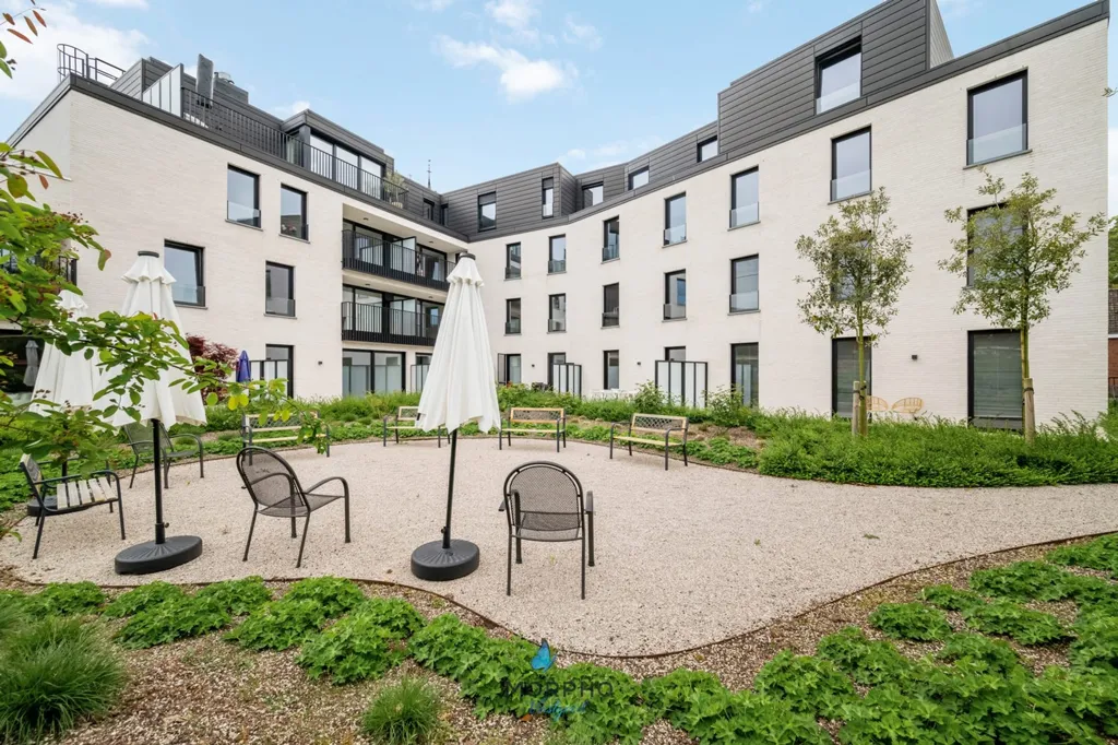 Aed - Garden-View Flat with Terraces in Zwevegem