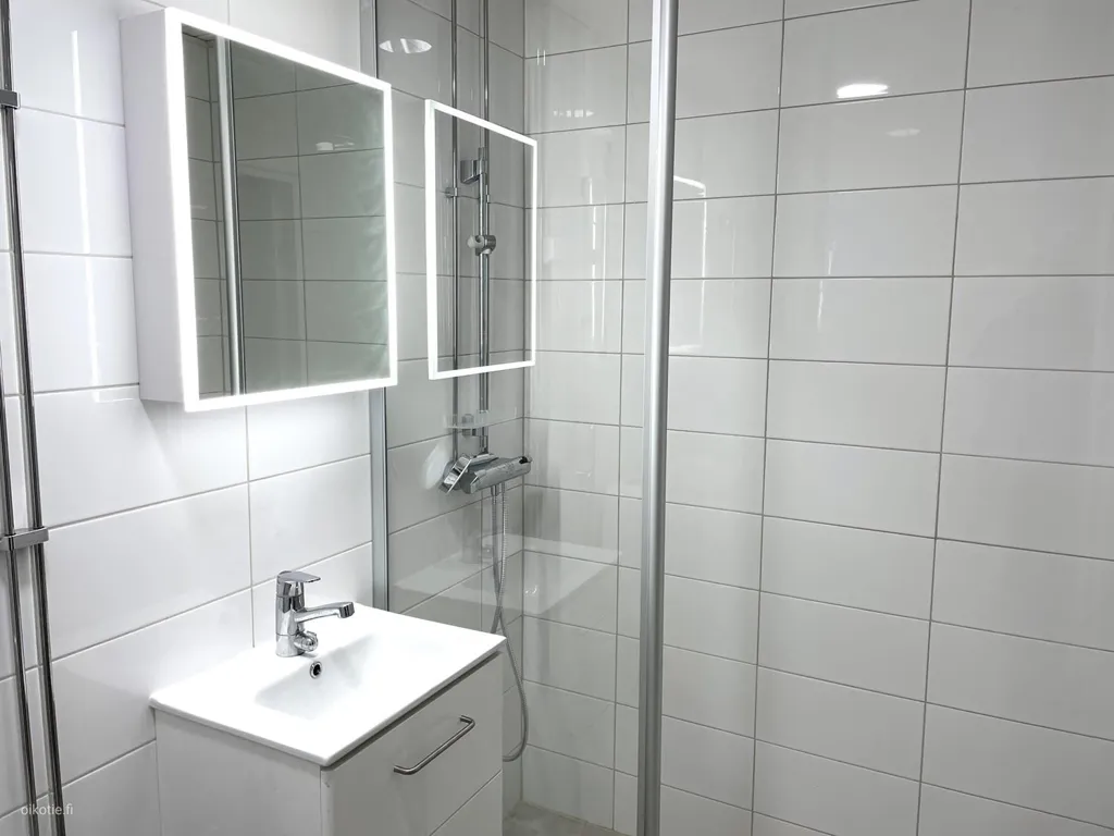 Salles de bain - Renovated Flat with Glazed Balcony in Ilpoinen