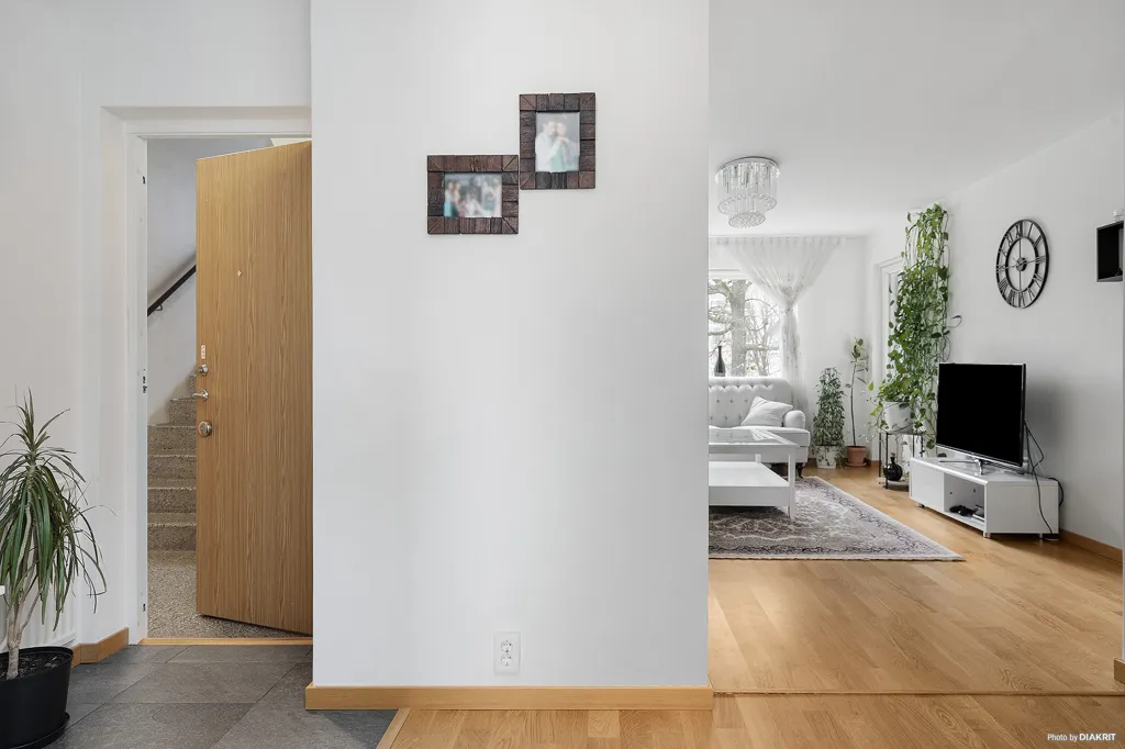 Entrée - Modern Flat with Balcony in Trandared