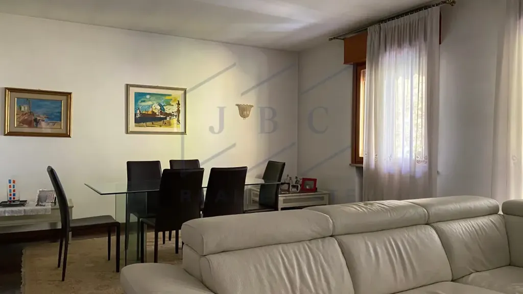 Elutuba - Penthouse with Triple Exposure in Oderzo