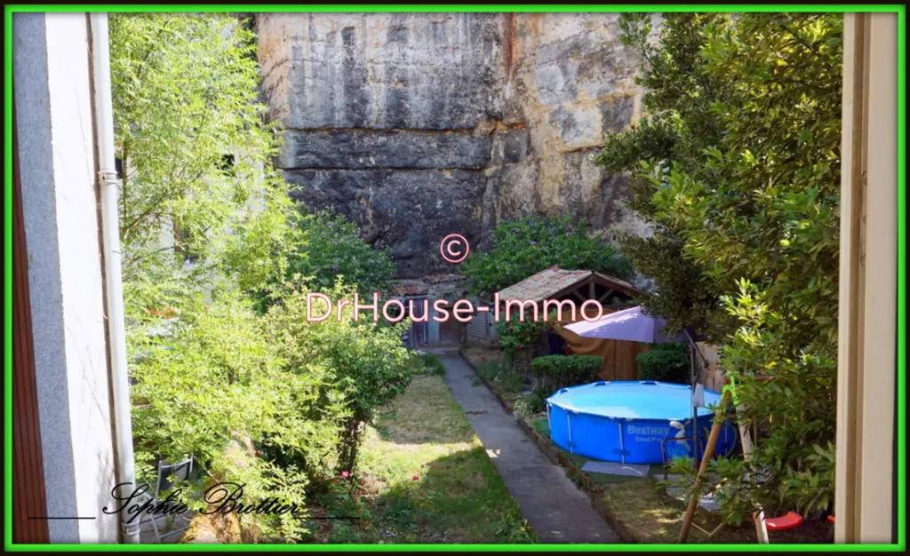 Pool - Charming Three-Bedroom House in Poitiers
