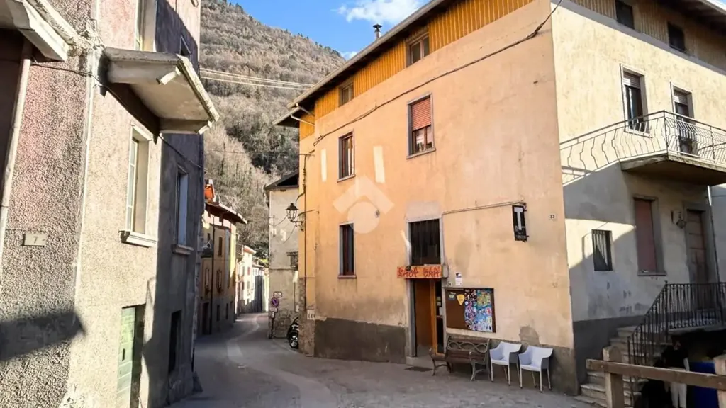 Välivaade - Quadrilocale with Balcony in Ceto's Historic Centre
