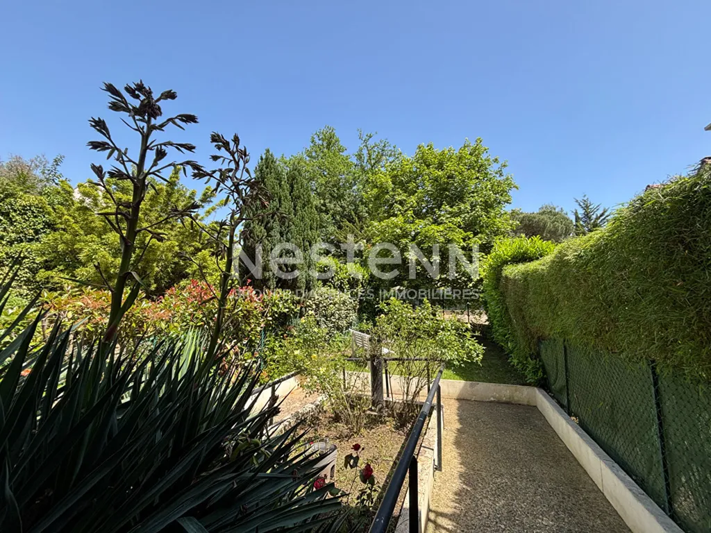 Jardin - Appartement avec Balcon et Parking à Igny, Secteur Sablons