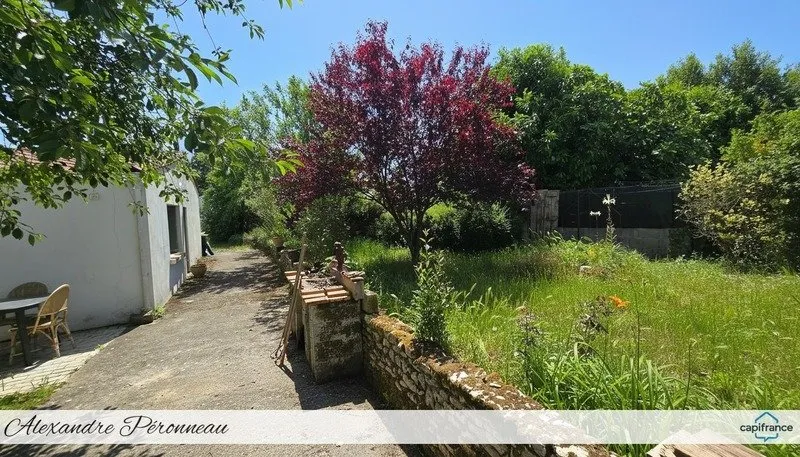 Aed - Old House with Studio in Dompierre-sur-Mer