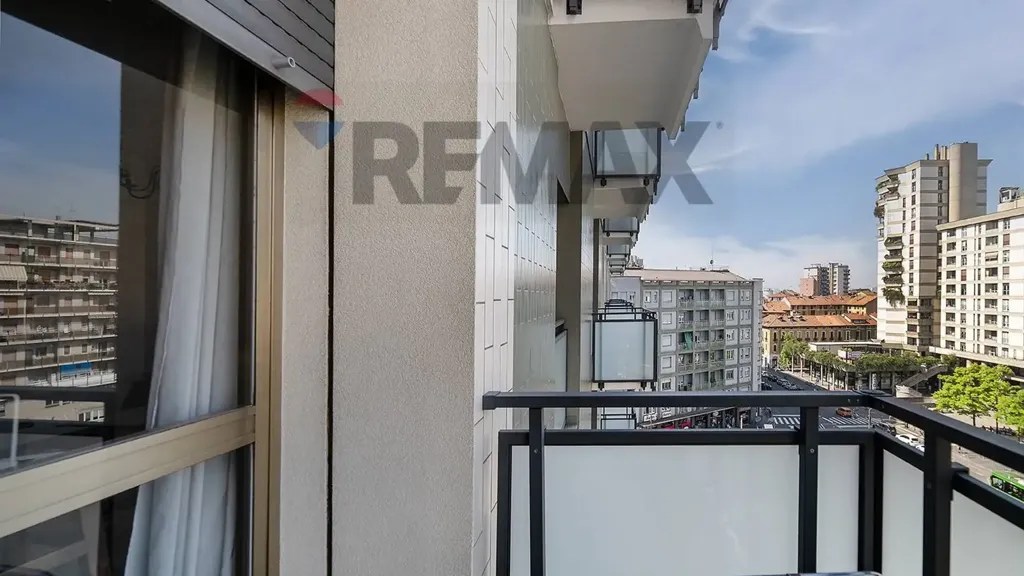 Balcon - Triplex with Balcony in Sesto San Giovanni