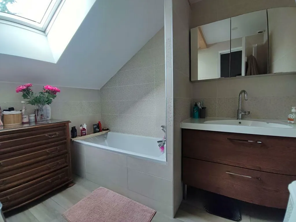 Vannitoad - Renovated House with Terrace in Noisy-le-Sec