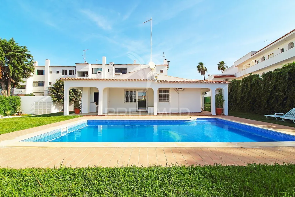 Bassein - Detached Villa with Private Pool in Albufeira