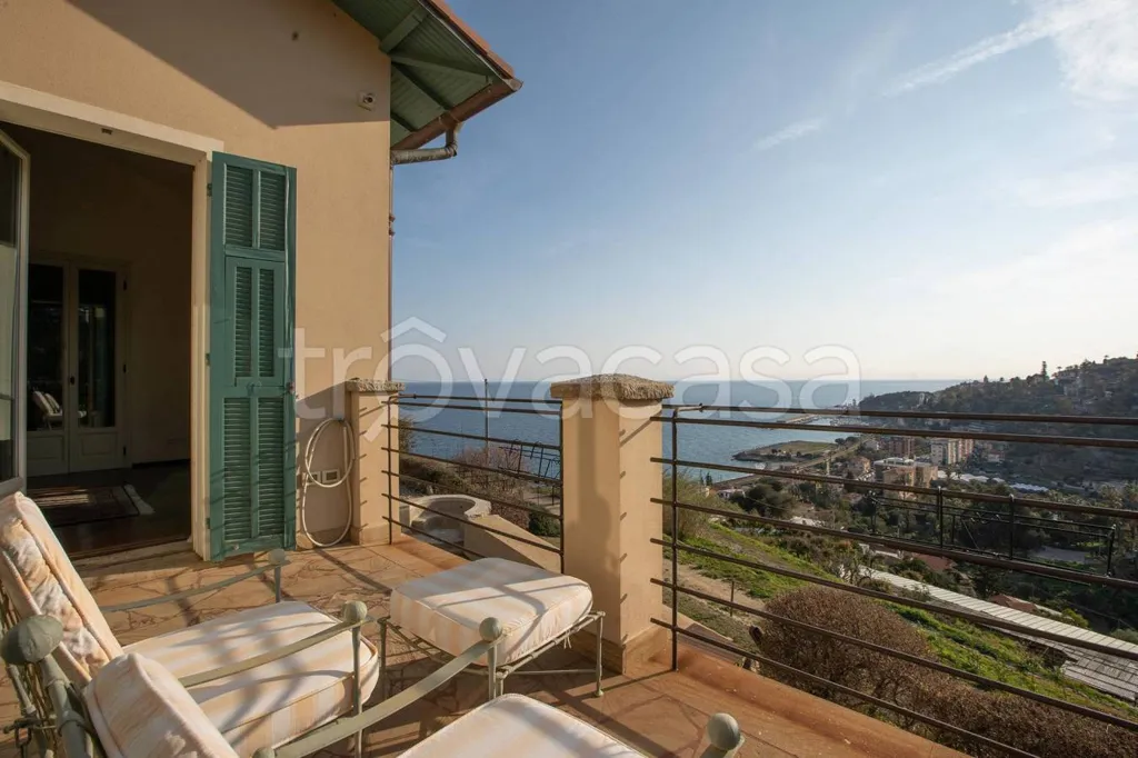 Rõdu - Luxury Villa with Infinity Pool in Bordighera