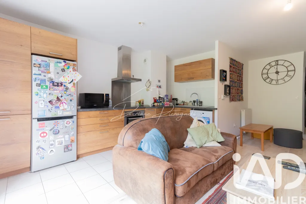 Cuisine - Appartement Récemment Construit avec Terrasse à Maffliers