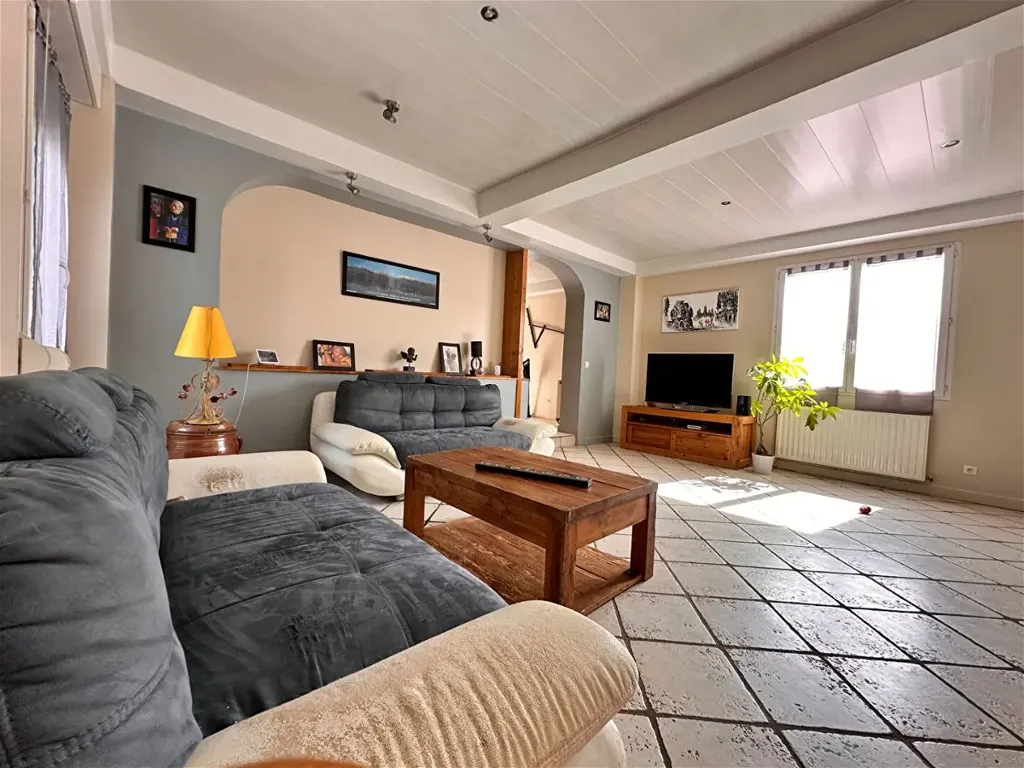 Elutuba - Charming 8-Piece House near Chartres