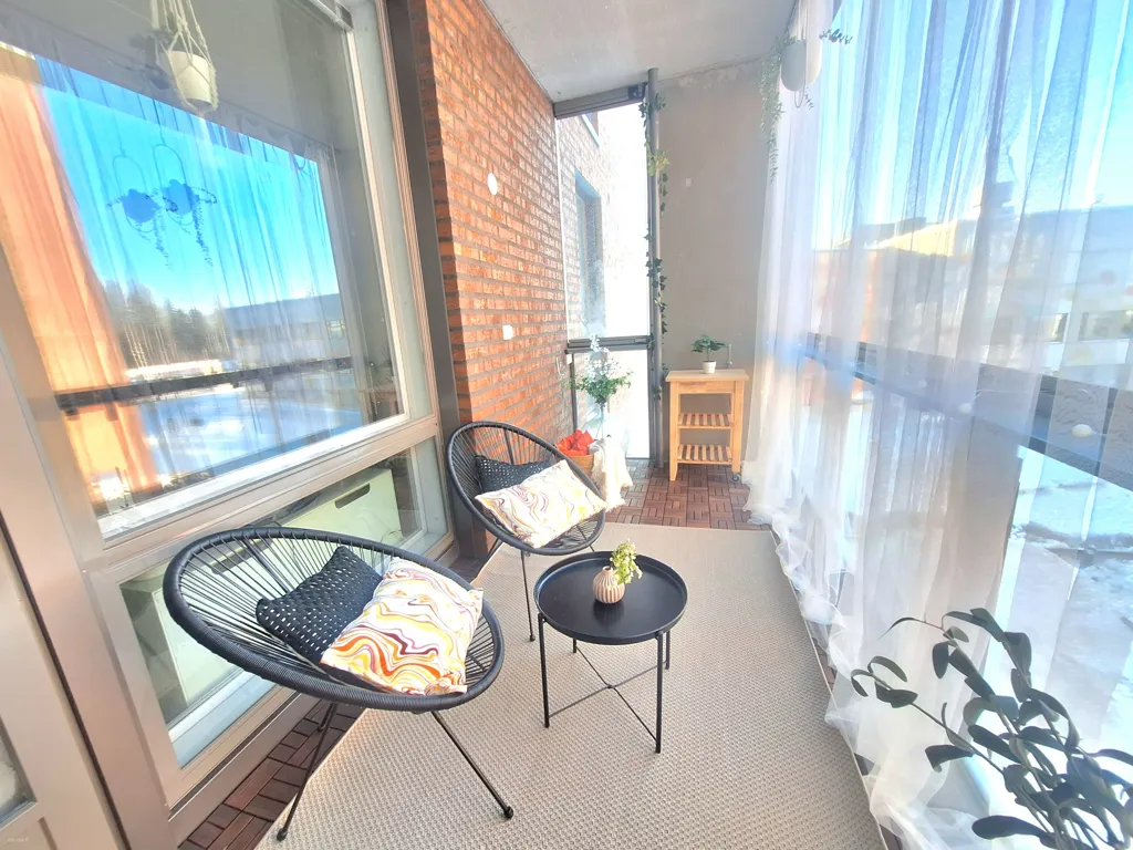 Rõdu - Lofty Apartment with Large Terrace in Kivistö, Vantaa