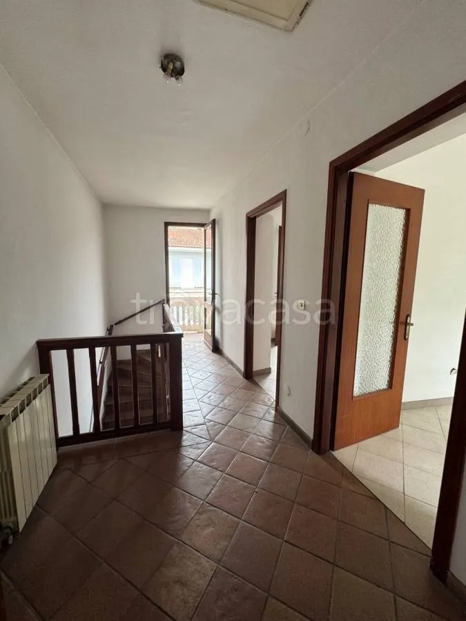 Esik - Two-Storey House with Balcony in Vische