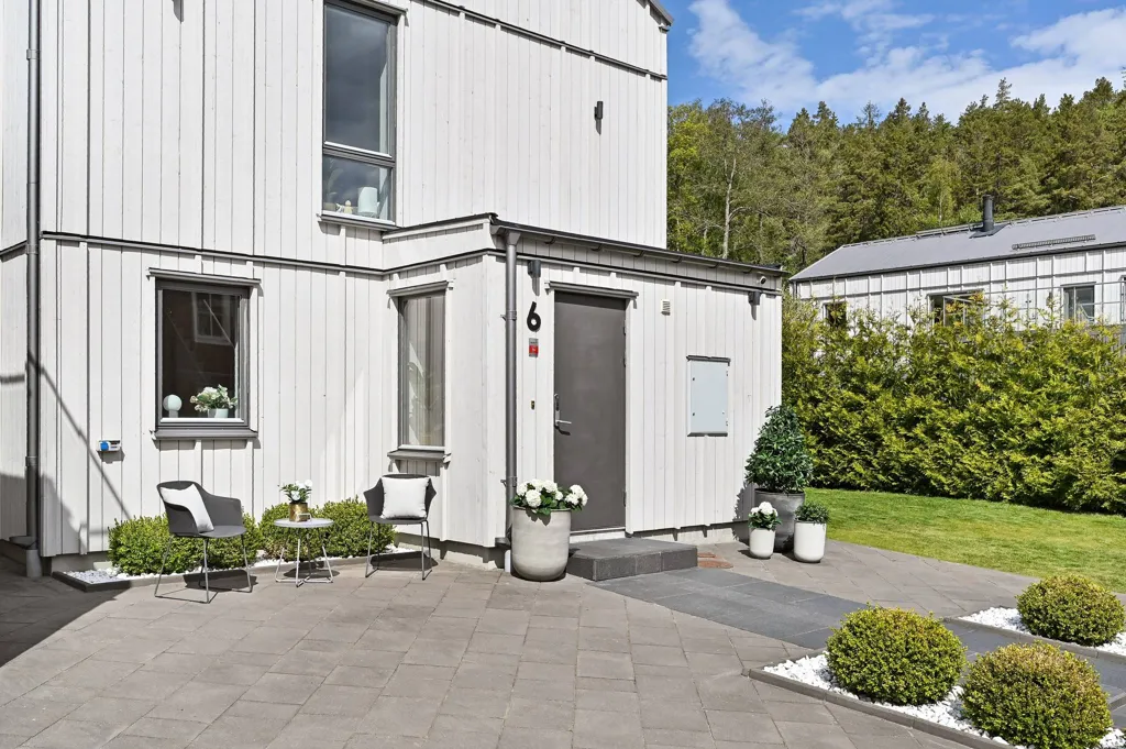 6-toaline maja asukohas Ekerö kommun