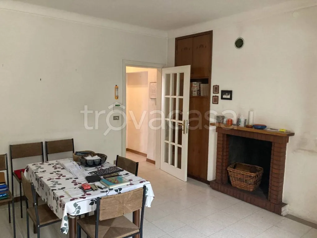 Dining Room - Central Three-Storey House with Two Entrances in Carpegna