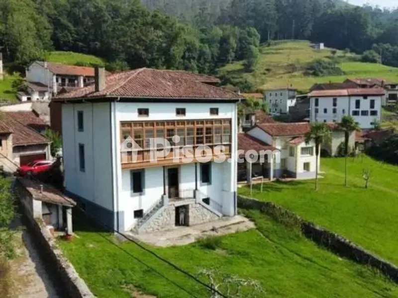 Õhuvaade - Historic Indian-Style Chalet in Llanes