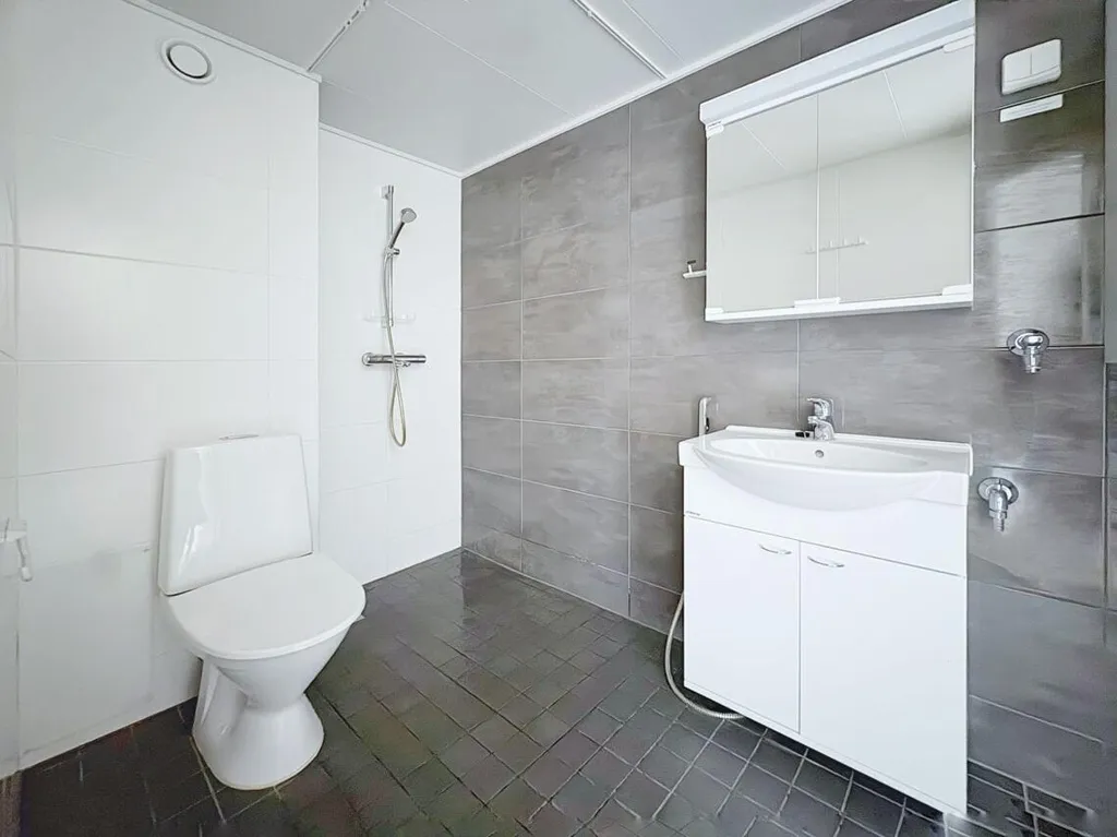 Salles de bain - Renovated Terraced Apartment in Hakunila