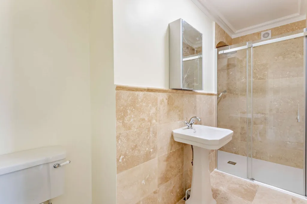 Salles de bain - Maison 4 chambres à Cambridge