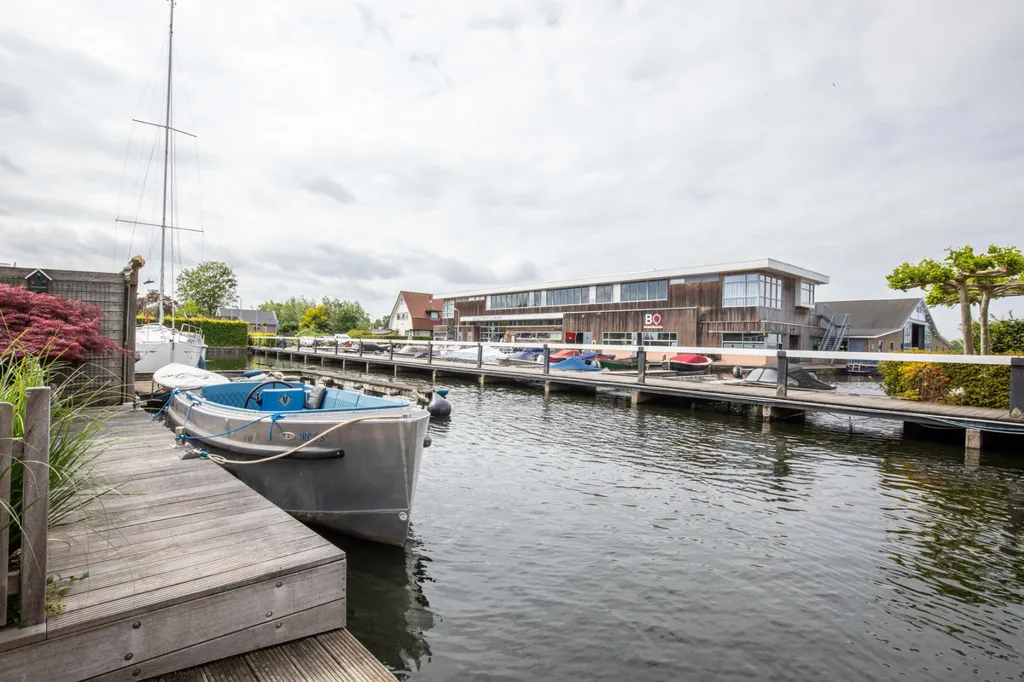Välivaade - Villa with Boat Mooring in Aalsmeer