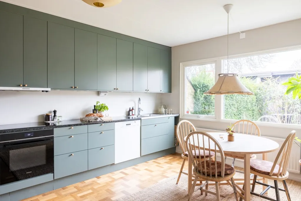 Cucina - Renovated 2-Storey House with Garden in Bellevue