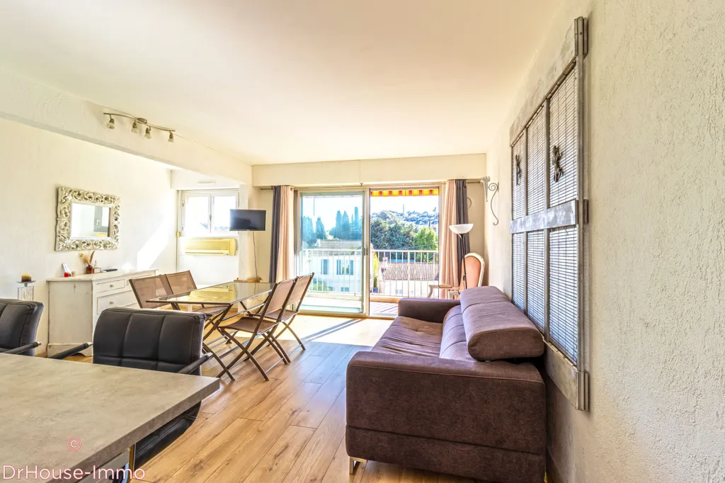 Séjour - Appartement T2 avec Balcons à Cavalaire-sur-Mer